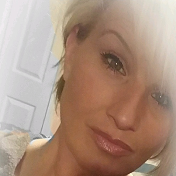 Meet your Posher, Michelle - Picture 1 of 1